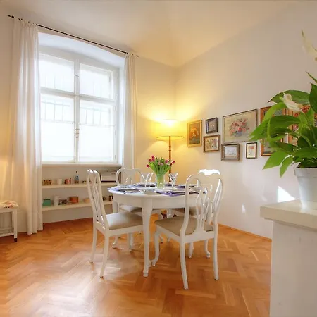 Apartment Botanical Garden